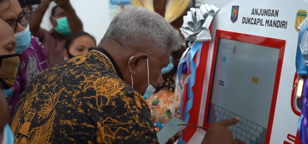 Kisah Sukses Disdukcapil Mimika: Transformasi Digital dengan Anjungan Dukcapil Mandiri TKDN