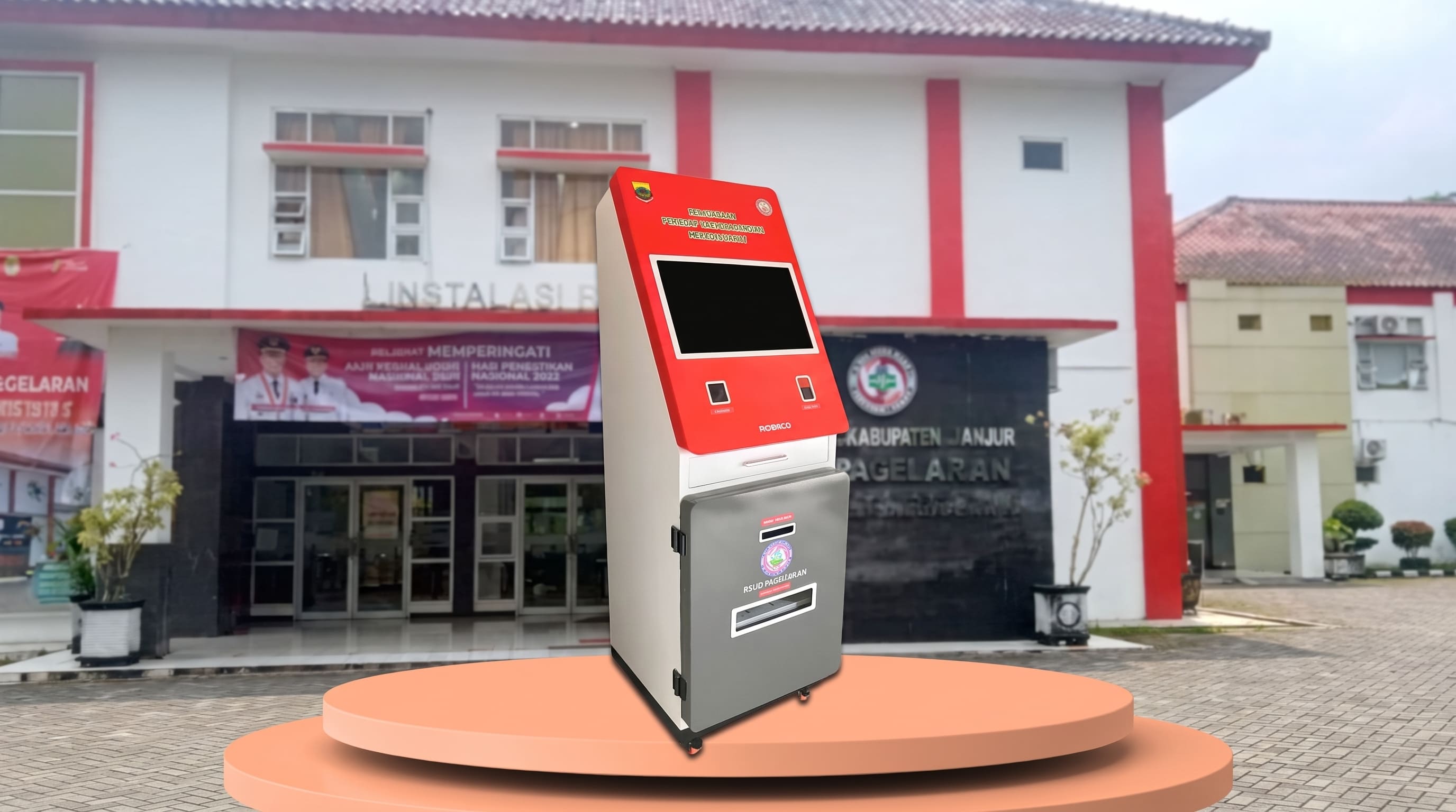 RSUD Pagelaran Modernisasi Titik Sentuh Pasien dengan Anjungan Pendaftaran Mandiri ROBICO