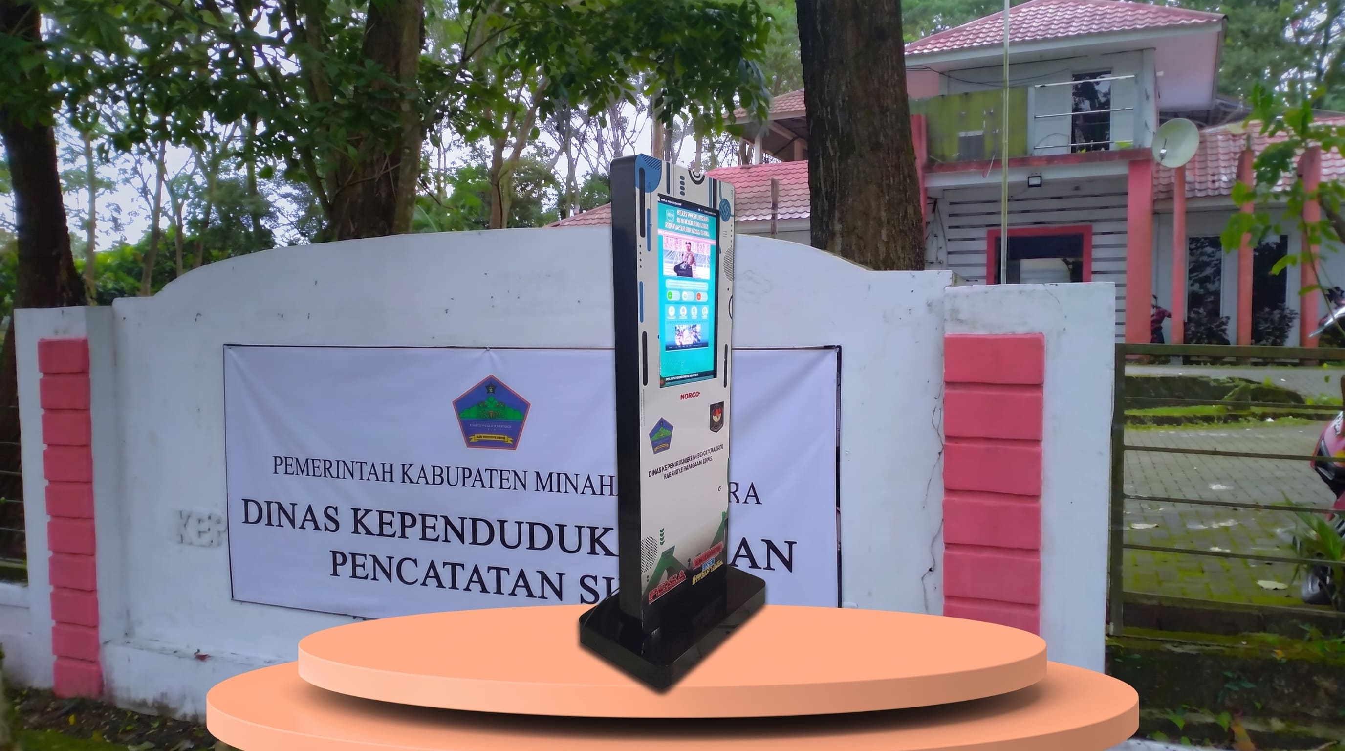 Disdukcapil Minahasa Utara Modernisasi Ruang Layanan dengan Publik Informasi Digital ROBICO